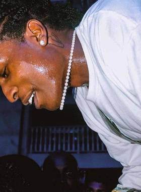 明星同款欧美简约十字架8-10珍珠母贝项链 嘻哈潮流情侣锁骨链