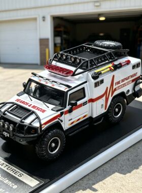 MK 1:64 悍马H2变形金刚救护车 白色 展会限定 合金汽车模型
