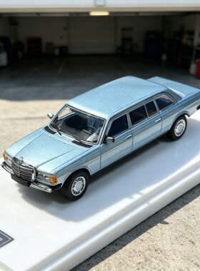 GOC 1:64梅赛德斯-奔驰V123 Limo  白色/银色/浅蓝色 合金车模型