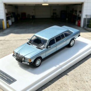 GOC 1:64梅赛德斯-奔驰V123 Limo  白色/银色/浅蓝色 合金车模型