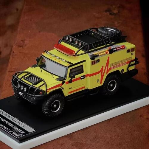 MK Miniatures 1:64 悍马H2变形金刚救护车  合金车模 展会限定款