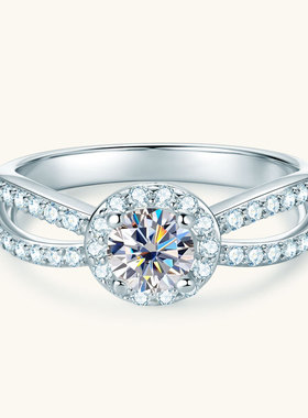 新款时尚圆包双臂微镶仿真莫桑钻石婚戒0.5克拉钻戒轻奢情侣戒指