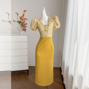 法式复古撞色拼接连衣裙女2026早春长裙花朵刺绣设计高端礼服裙子