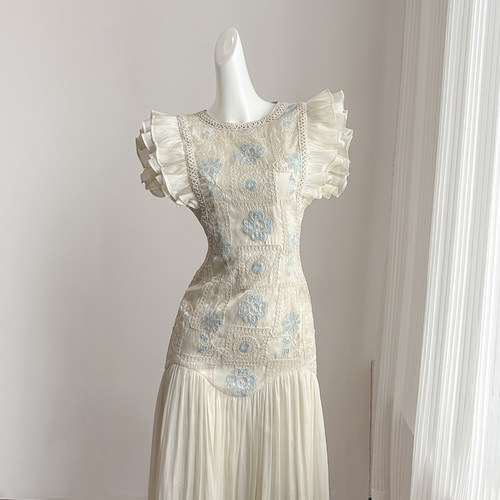 杏色复古鱼尾连衣裙女