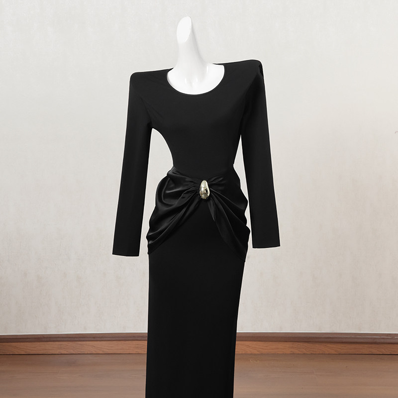 黑色复古拼接假两件连衣裙女冬季长裙法式小众设计感高端礼服裙子