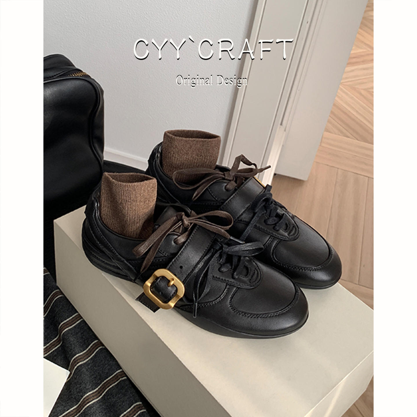 羊皮~复古系带搭扣皮面德训鞋女