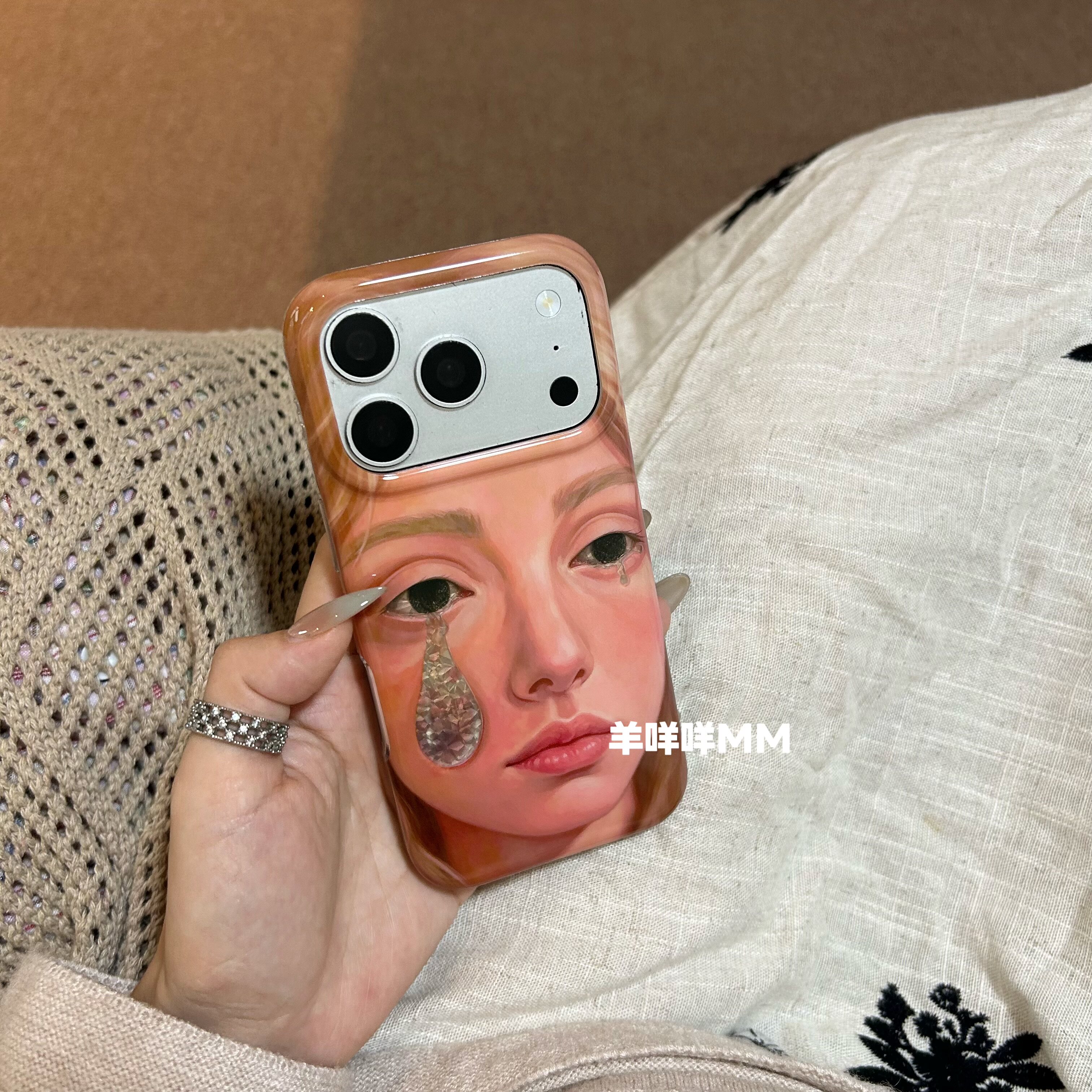 羊咩咩MM韩系复古油画钻石泪女孩适用苹果17ProMax手机壳简约小众iPhone16Pro少女心15防摔17小清新软保护套