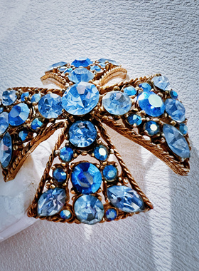 Weiss蓝色莱茵石穹顶马耳他造型胸针《蔚蓝启明星》