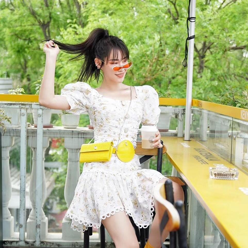 左岸潇同款甜美气质大方领蕾丝刺绣碎花泡泡袖蕾丝边收腰连衣裙