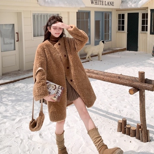 送包皮毛一体仿羊羔毛外套女2025冬新款独特漂亮超好看小个子大衣