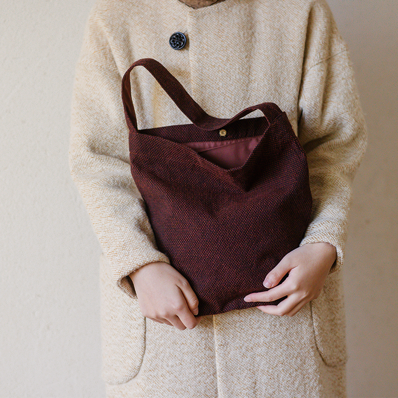 paleMoon | 雪绒 深红小波点羊毛腋下包斜挎包日系复古秋冬新年红