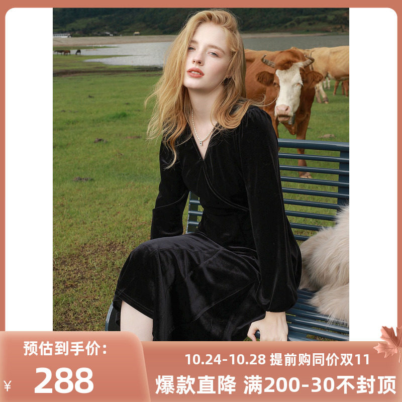 三彩2023冬季新款V领丝绒连衣裙收腰大摆长裙A字裙气质女怎么看?