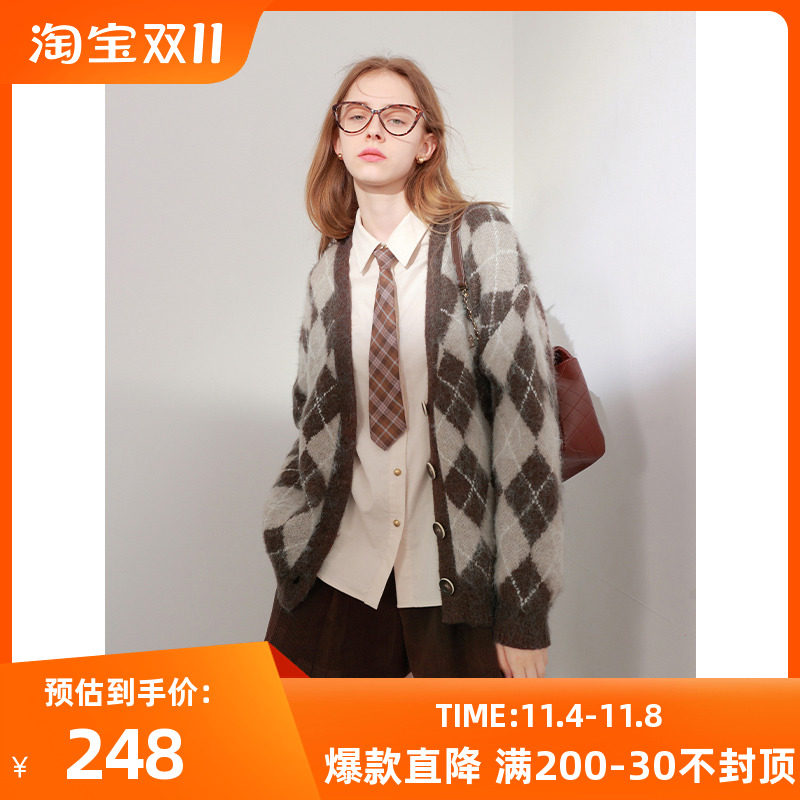 三彩2023冬季新款休闲复古菱格纹格子针织衫宽松毛绒毛衣开衫女怎么看?