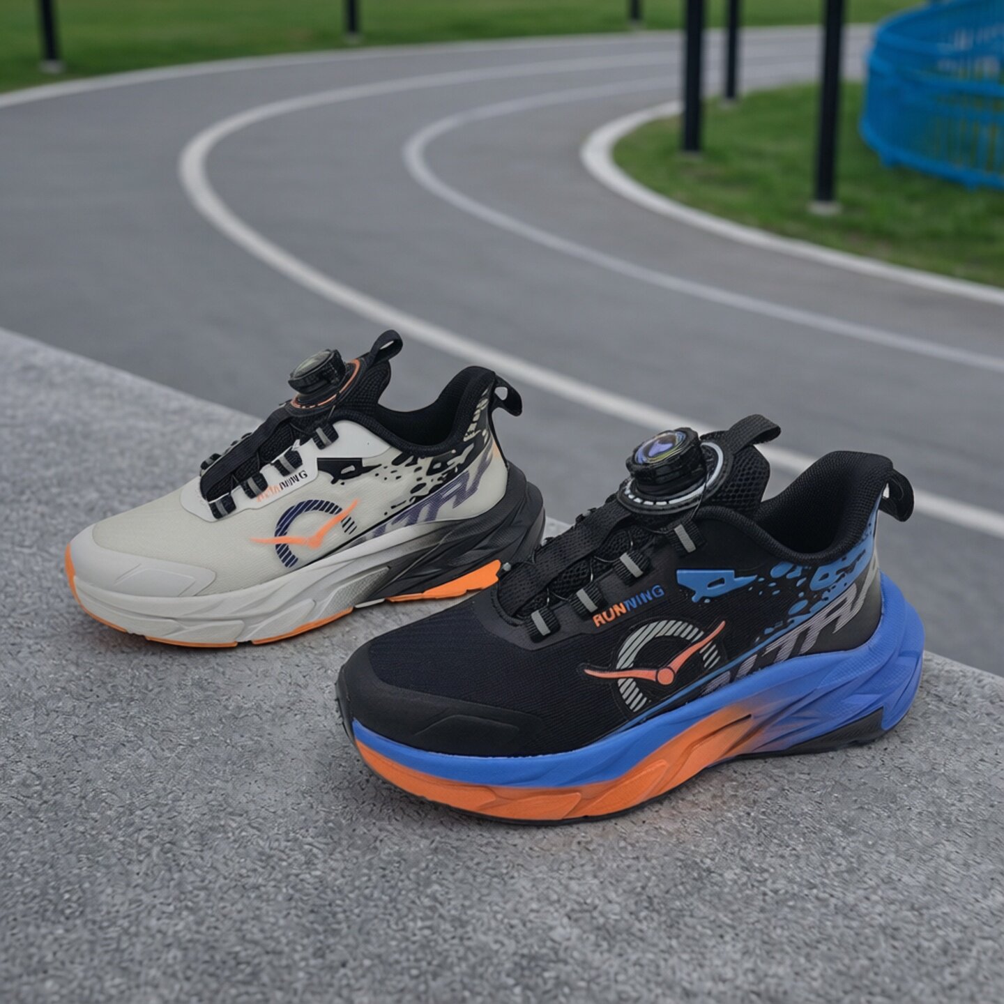 男童运动鞋春秋款旋转纽扣防滑小学生跑步鞋网面透气轻便休闲跑鞋