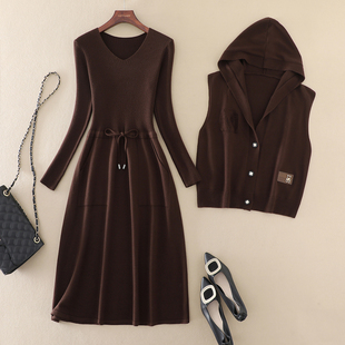 2025秋冬新款 收腰显瘦A字裙针织打底连衣裙女 气质两件套高端女装