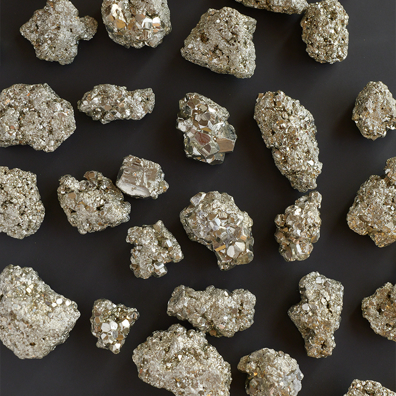 runyangshi天然水晶黄铜矿石头