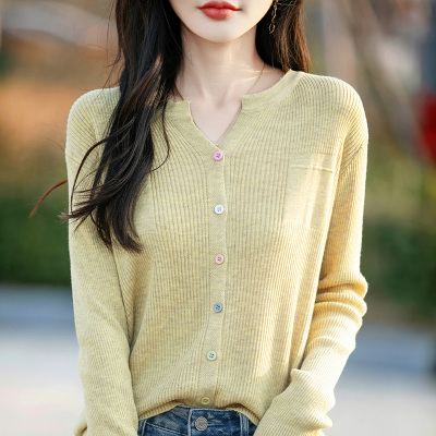 精纺羊毛抽条针织开衫女圆领薄款