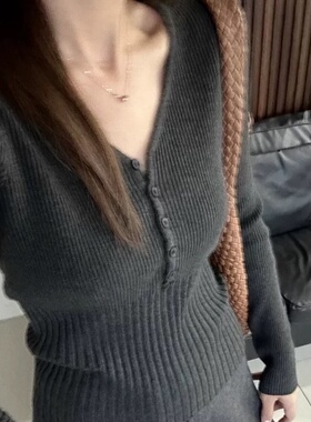 韩系灰色V领针织打底衫女26春季新款精纺羊毛可外穿修身显瘦长袖