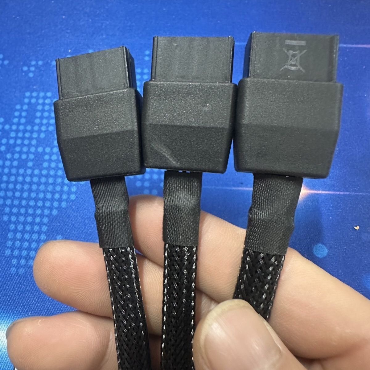 显卡连接供电线3x8P转16P5.0转接线RTX40904080 407040604050 5.0