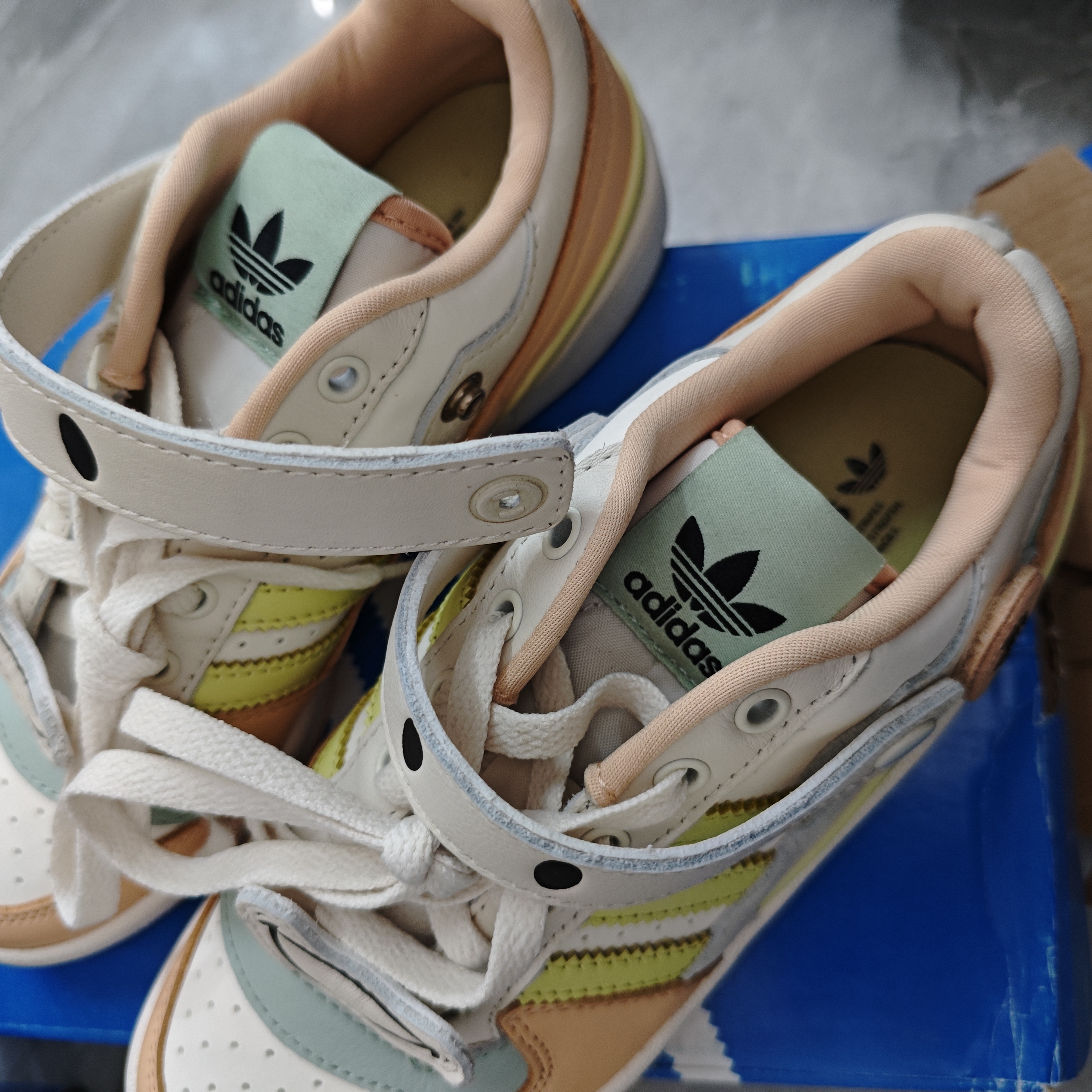 Adidas阿迪达斯板鞋男鞋拼色缓震轻便运动休闲鞋GW6747（微瑕疵）