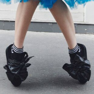 Adidas阿迪达斯三叶草Caroline Hu联名女蝴蝶结休闲运动鞋JH7342