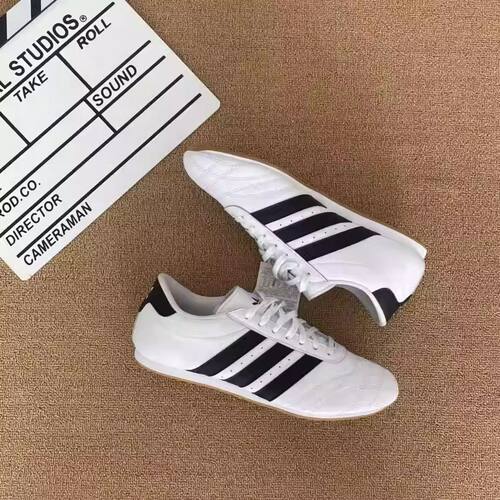 Adidas三叶草 德训休闲拳击跆拳道薄底鞋明星同款 经典舒适JS1194