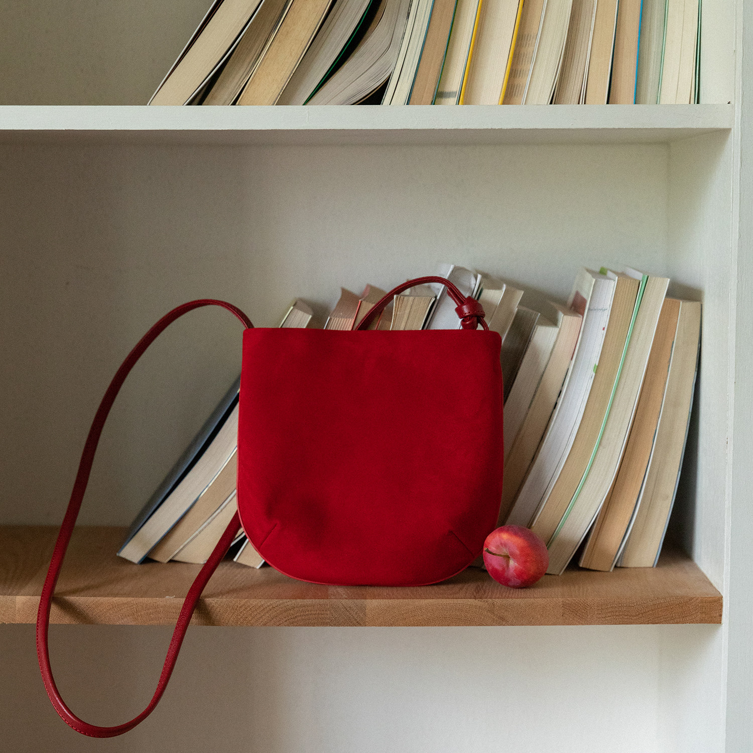 猴子家 霜序新裁 头层羊猄绒羊皮墩墩包简约复古斜挎包25秋冬新款