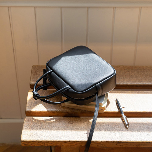 猴子的口袋儿日系极简牛皮方块包