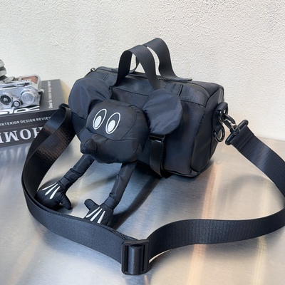 2025新款米奇公仔斜挎包女手提包大容量包包休闲时尚单肩圆筒桶包