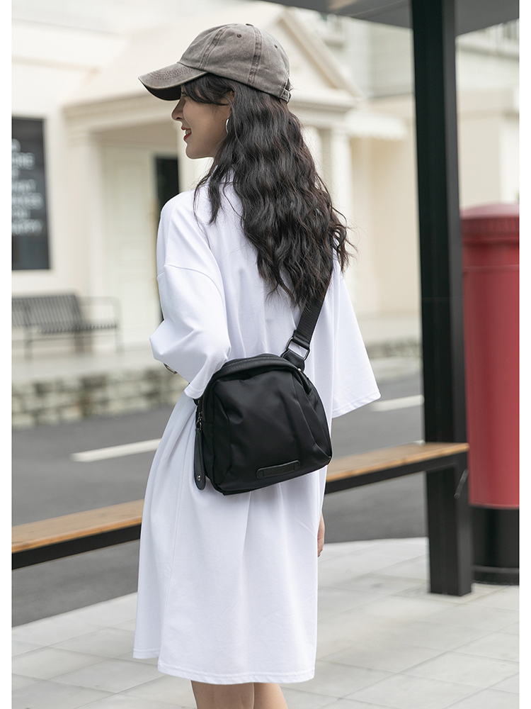 自制包包牛津布斜挎包2025四季潮范贝壳女包通勤黑色拉链小包包女