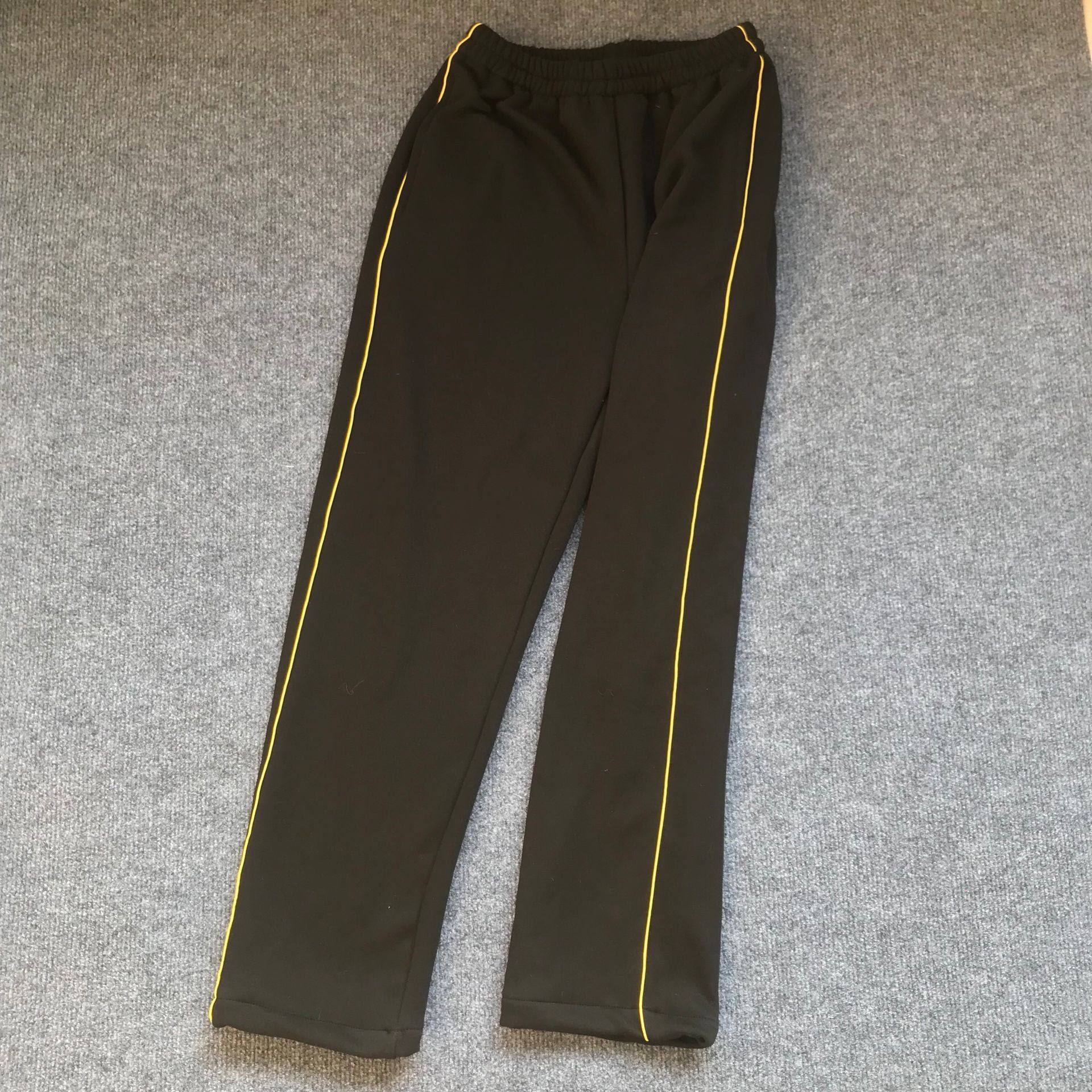 定做初高中小学校服裤黑色加黄色细条宽松裤子纯棉舒适中性运动裤
