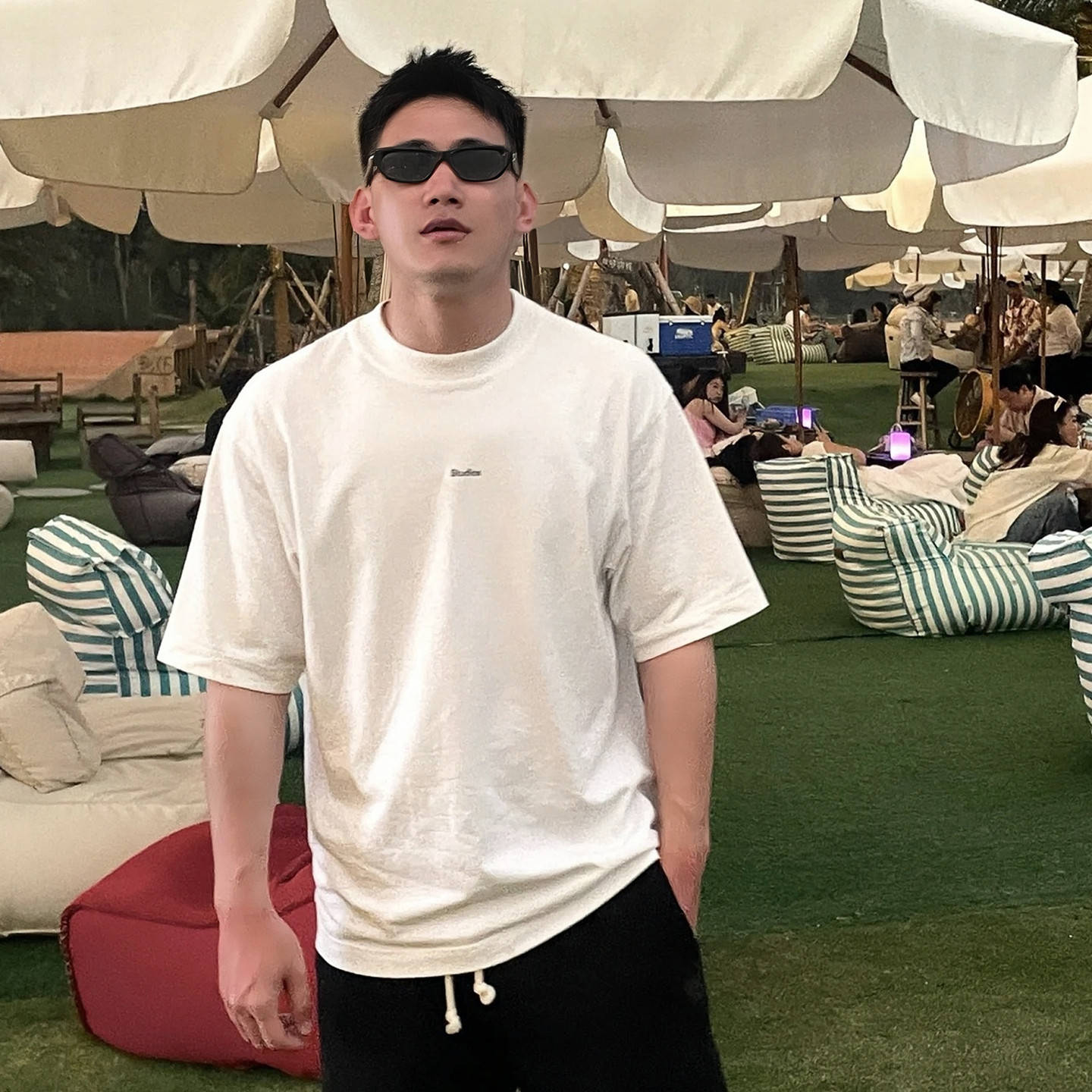 AC风格潮牌经典小标LOGO短袖极简纯色男女同款宽松休闲落肩袖T恤,男装,T恤,淘宝优惠券,粉丝福利购,淘宝优惠卷