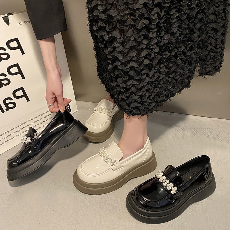 英伦风小皮鞋女春季2025新款法式珍珠配裙子圆头松糕厚底乐福单鞋