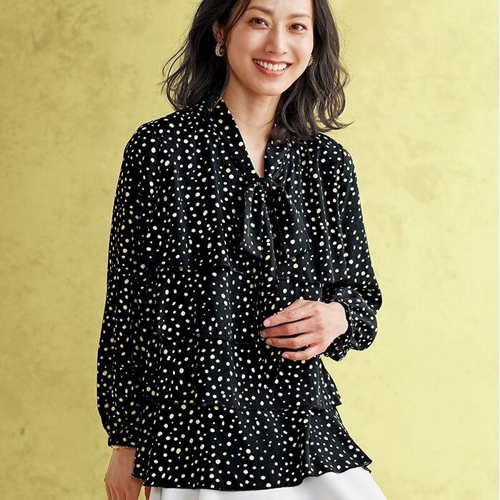 日本代购女装23秋华丽款蝴蝶结领结设计知性优雅罩衫有大码M-5L