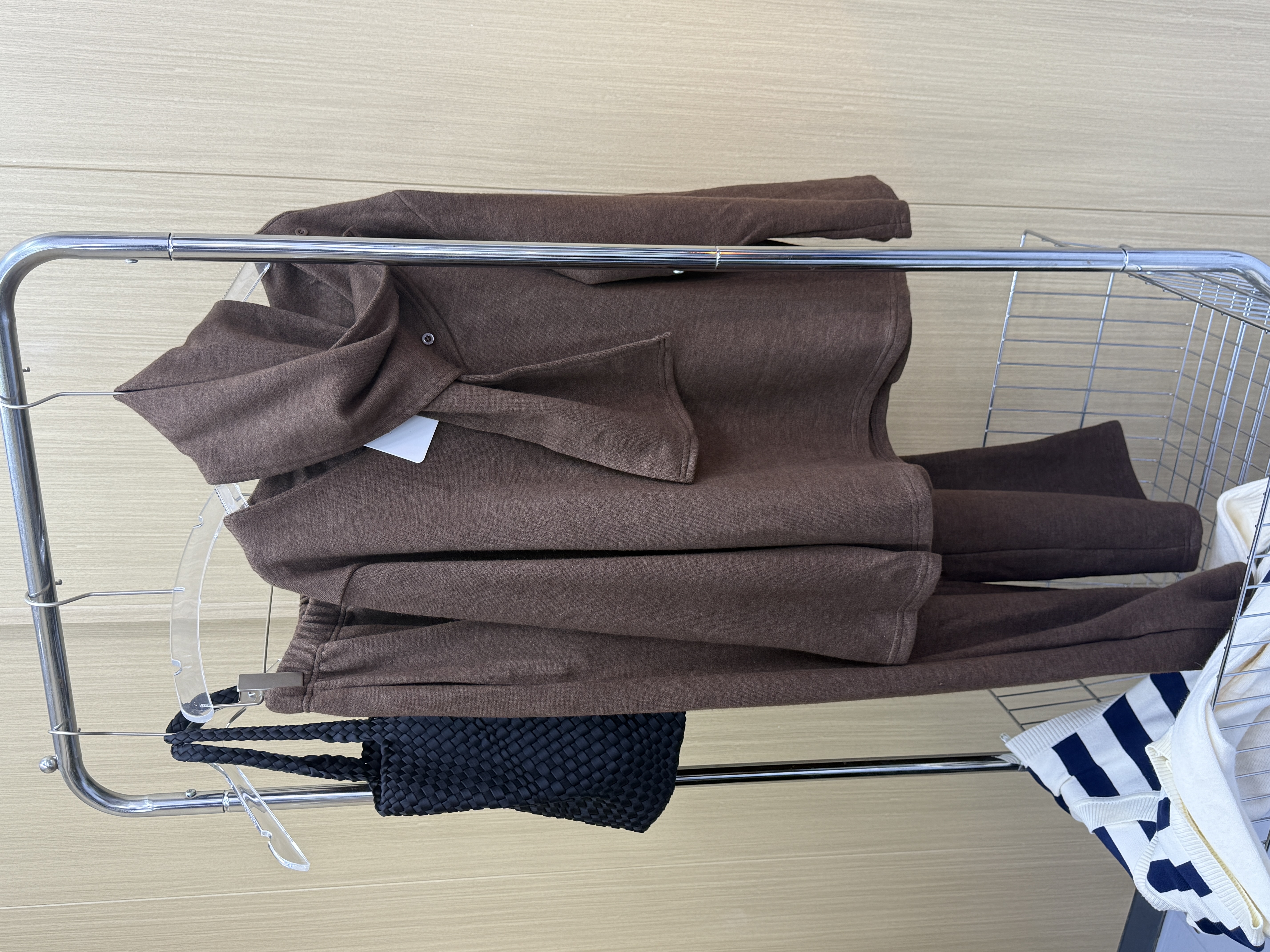 西西家秋冬新款韩系慵懒风V领上衣宽松显瘦老钱风套装围巾三件套