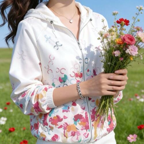 夏季薄款2026新款小个子时尚气质休闲高端白色印花防晒衣服外套女