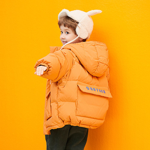 康衣儿宽松款男宝宝连帽羽绒服