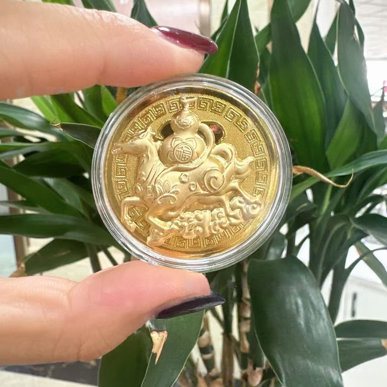 新品上创意薄款仿金箔金色卡通福禄祥马薄币红包壳新年纪念币摆件