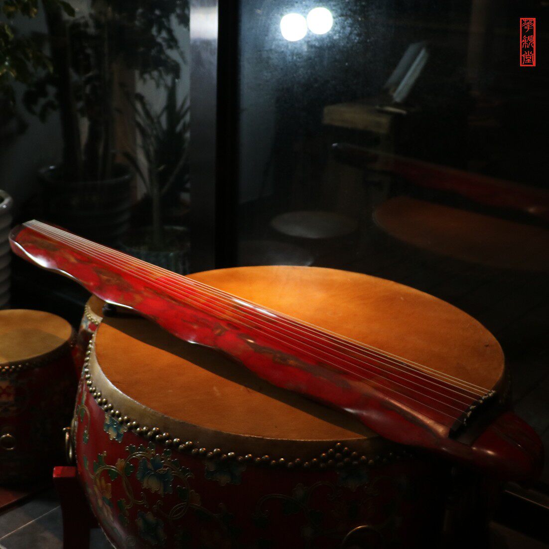 华颖堂掌柜民族弹拨乐器珍藏名家纯手工生漆桐木红色蕉叶古琴欣赏