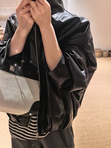 YEVA CHAO 西班牙高奢植糅小绵羊皮宽松廓型皮夹克短外套