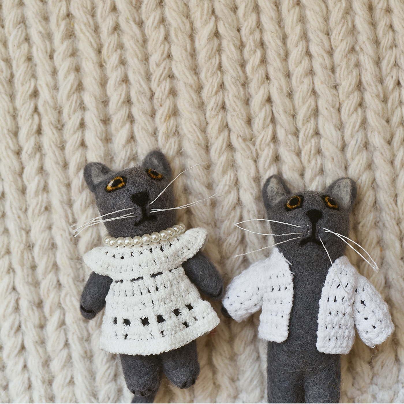 进口羊毛毡包挂公仔日系灰猫挂件大号情侣包包挂饰品小众礼物时尚