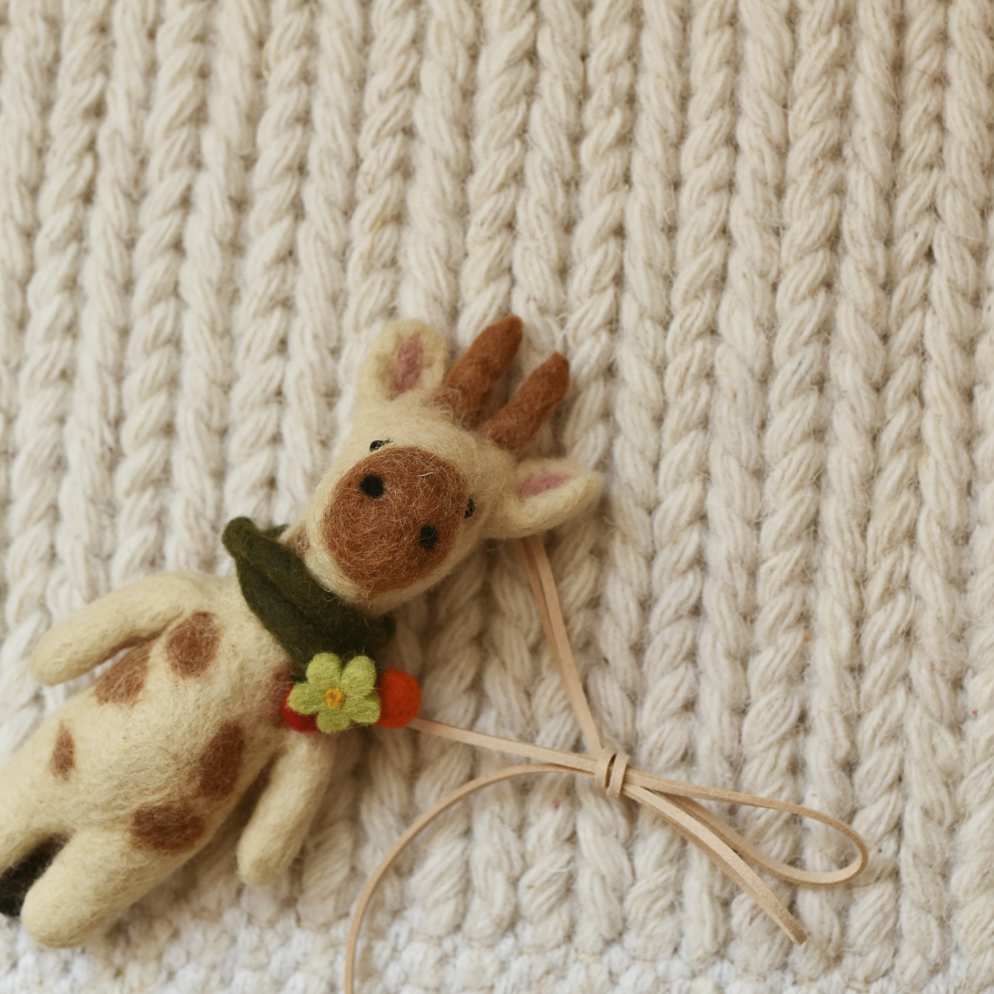 进口可爱戴花小鹿包挂大号车挂长颈鹿挂件羊毛毡卡通公仔动物挂饰