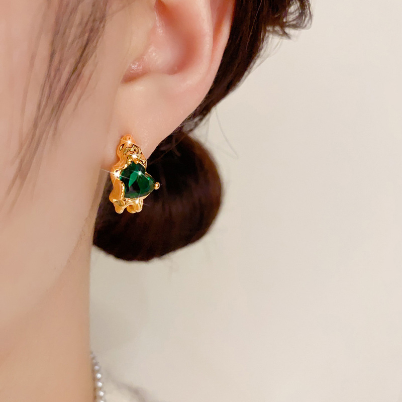 丹麦【设计师】Tatirocks复古绿宝石爱心金属耳钉高级感轻奢耳环