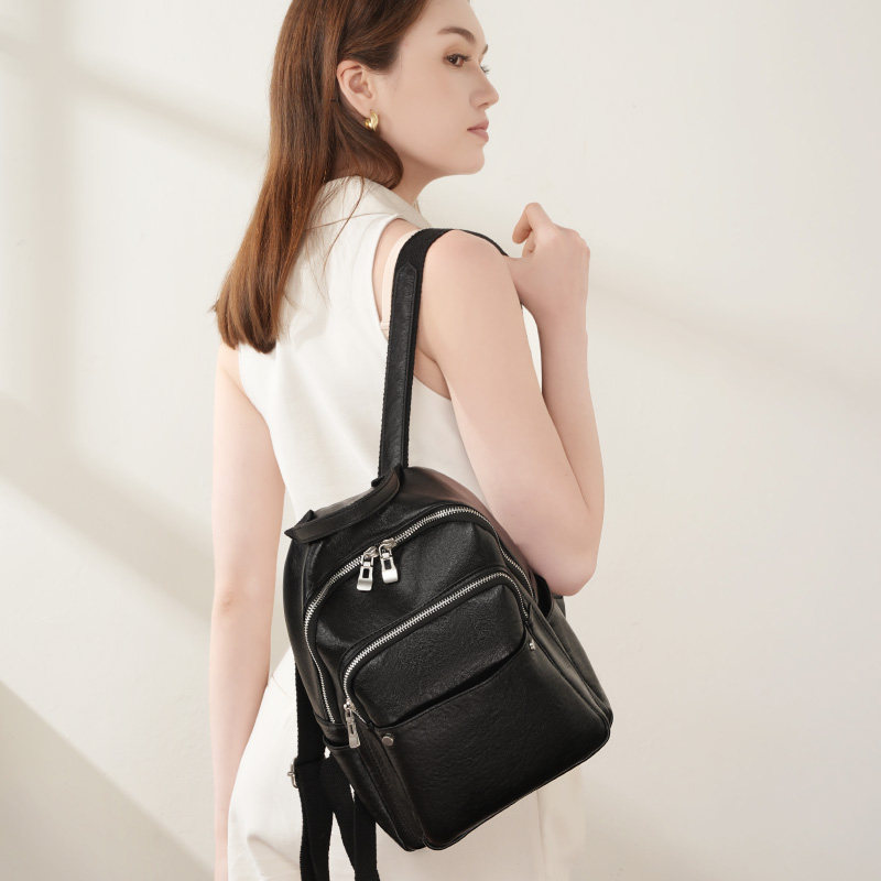高级感植鞣真皮女双肩包2026新款秋冬时尚旅游通勤大容量女士背包