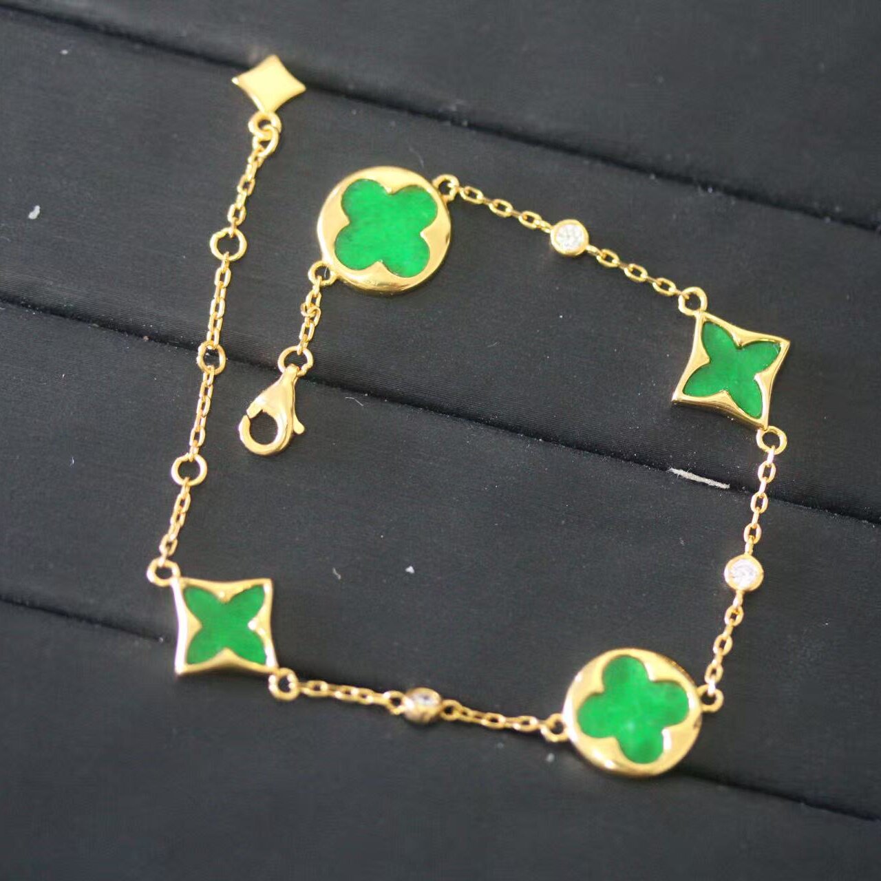 天然缅甸翡翠A货辣阳绿手链