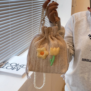 今年流行草编小包包女2023新款 夏季 洋气珍珠链条斜挎包编织水桶包