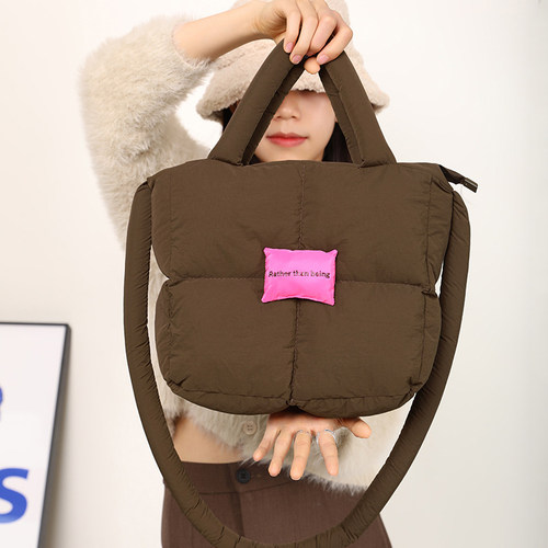 2025秋冬新款大容量通勤手提包