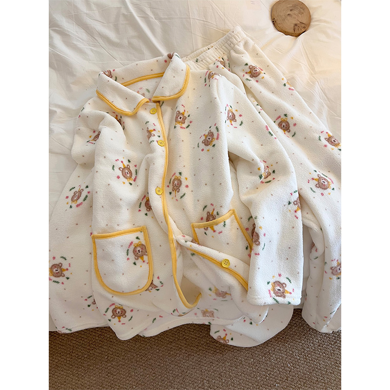 可爱卡通小熊法兰绒长袖睡衣女秋冬季加厚新款家居服少女套装外穿