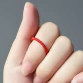 本命年细款 金刚结戒指手工编织红绳马年转运指环尾戒男女情侣叠戴