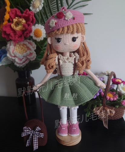成品diy 贝里女孩衣服可穿脱毛线钩针手工编织人偶摆件娃娃礼物